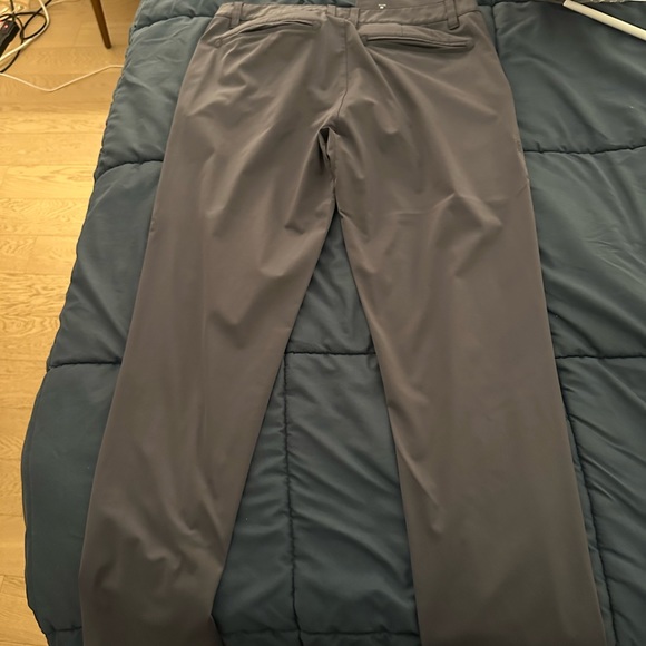 Men’s Rhone Slim Commuter Pant, Dark Grey, 32x30 - Picture 4 of 5